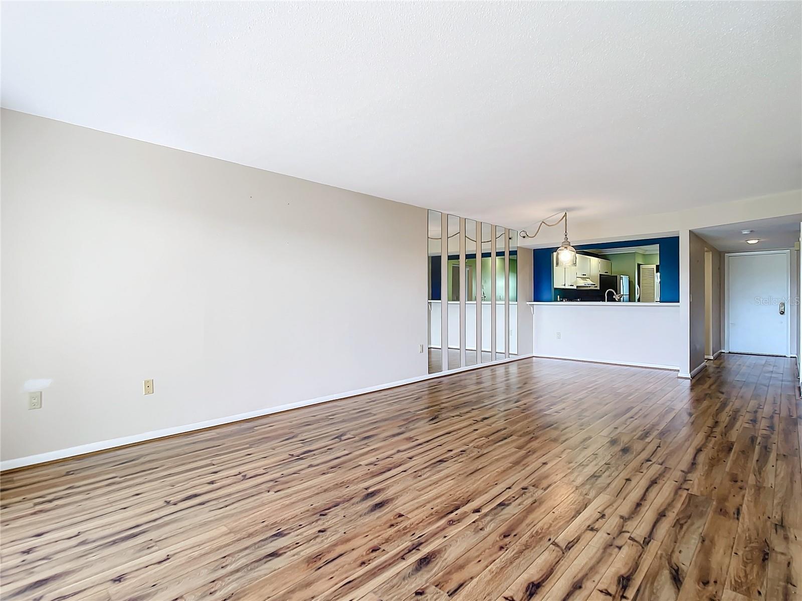 758 VILLAGE CIR #106, VENICE, FL, 34292