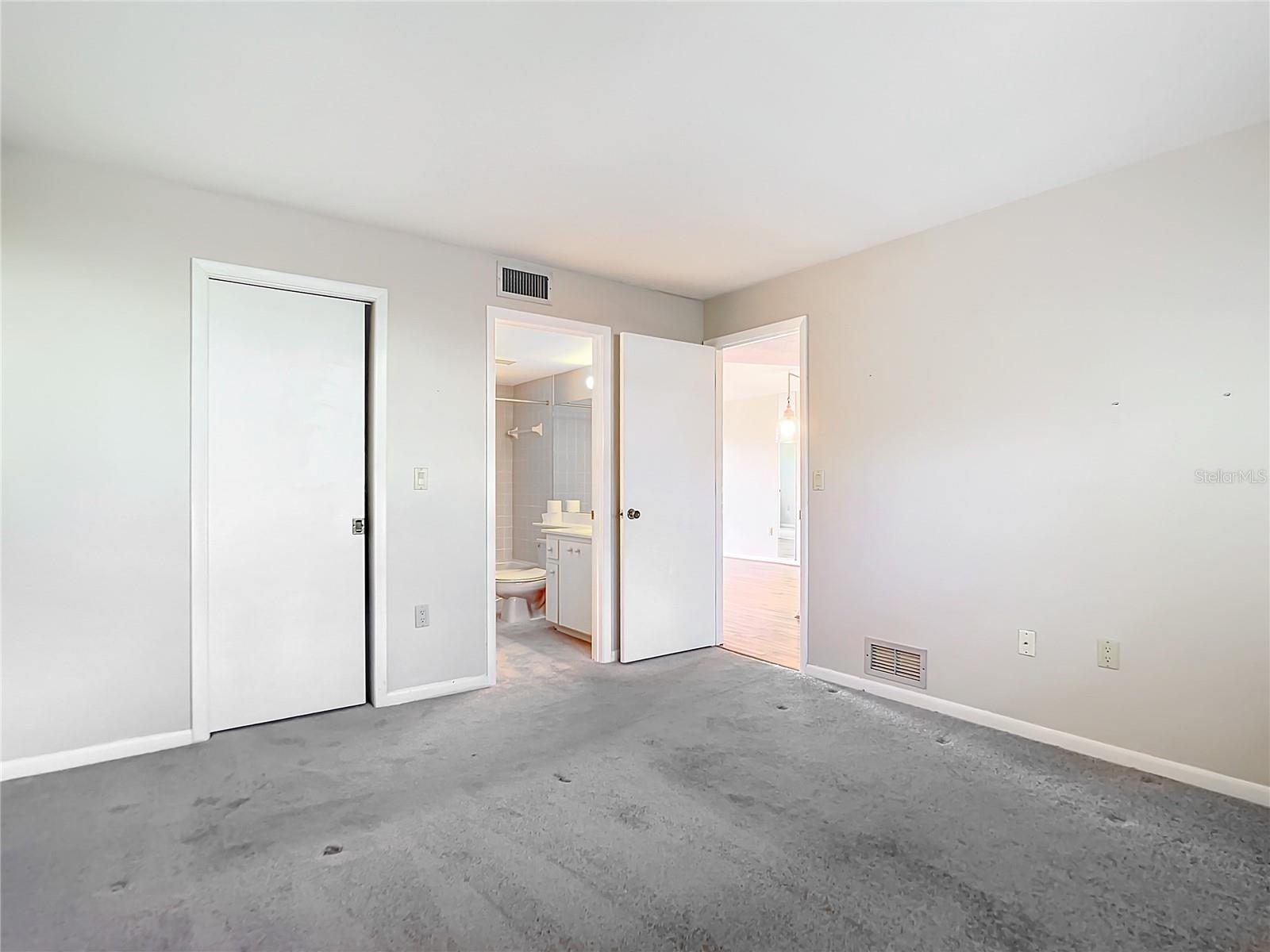 758 VILLAGE CIR #106, VENICE, FL, 34292