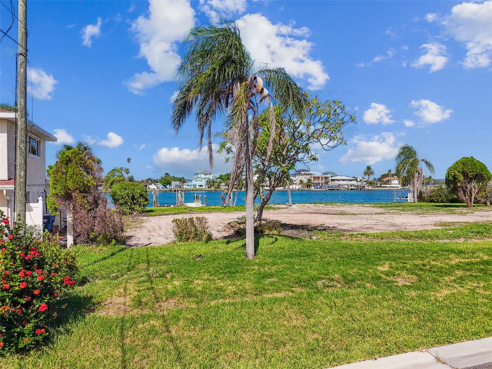 568 JOHNS PASS AVE, MADEIRA BEACH, FL, 33708