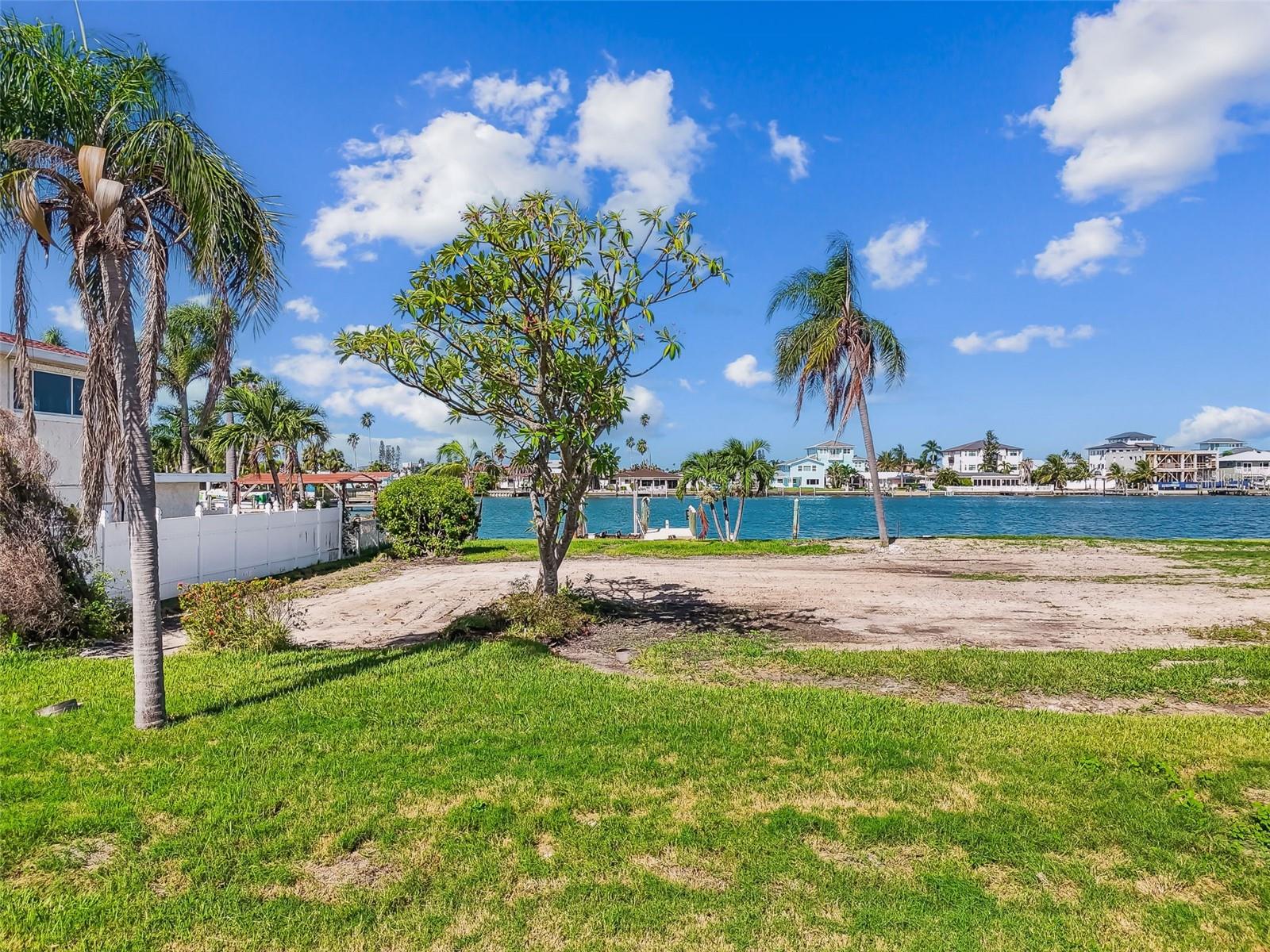 568 JOHNS PASS AVE, MADEIRA BEACH, FL, 33708