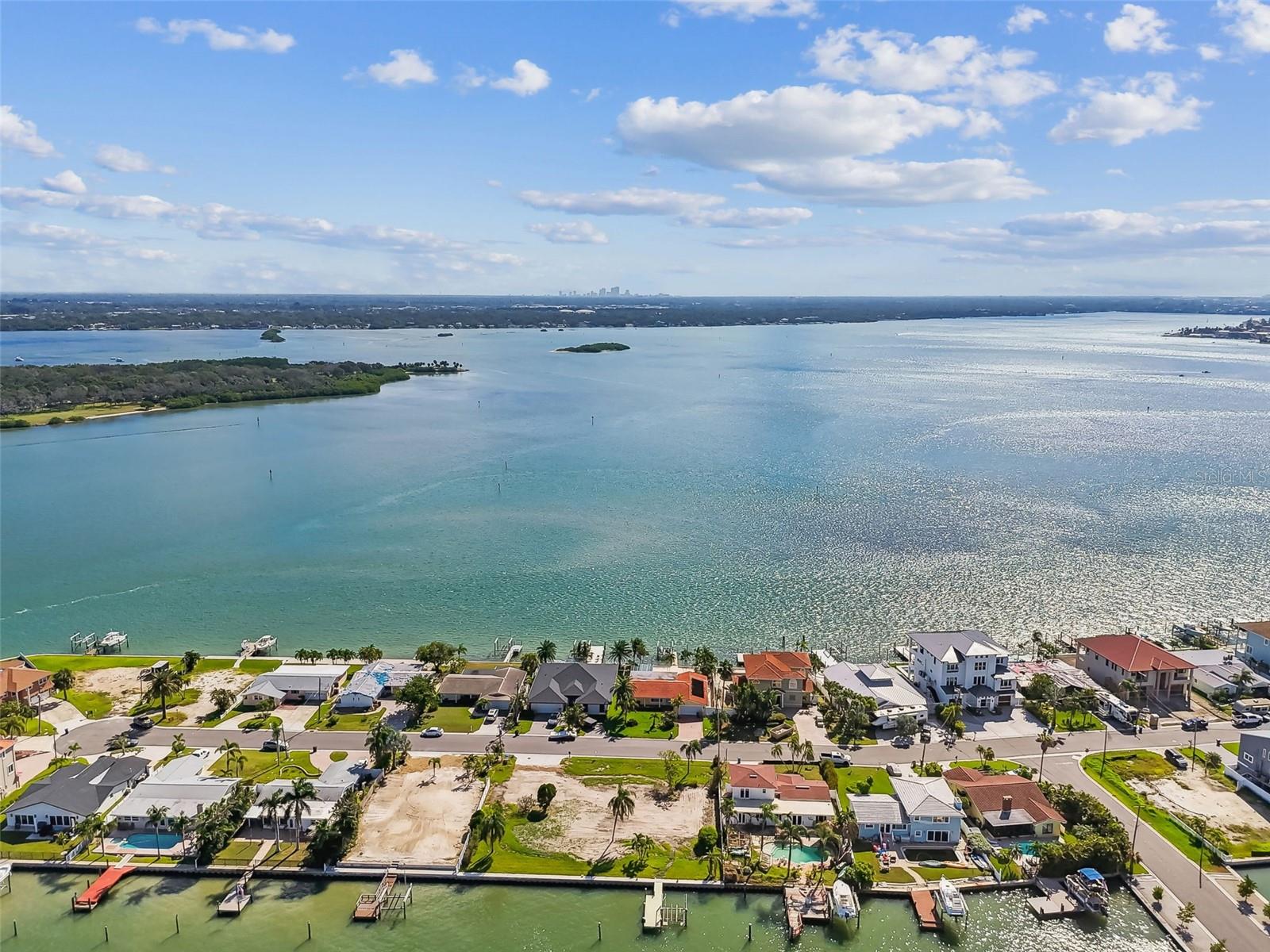 568 JOHNS PASS AVE, MADEIRA BEACH, FL, 33708