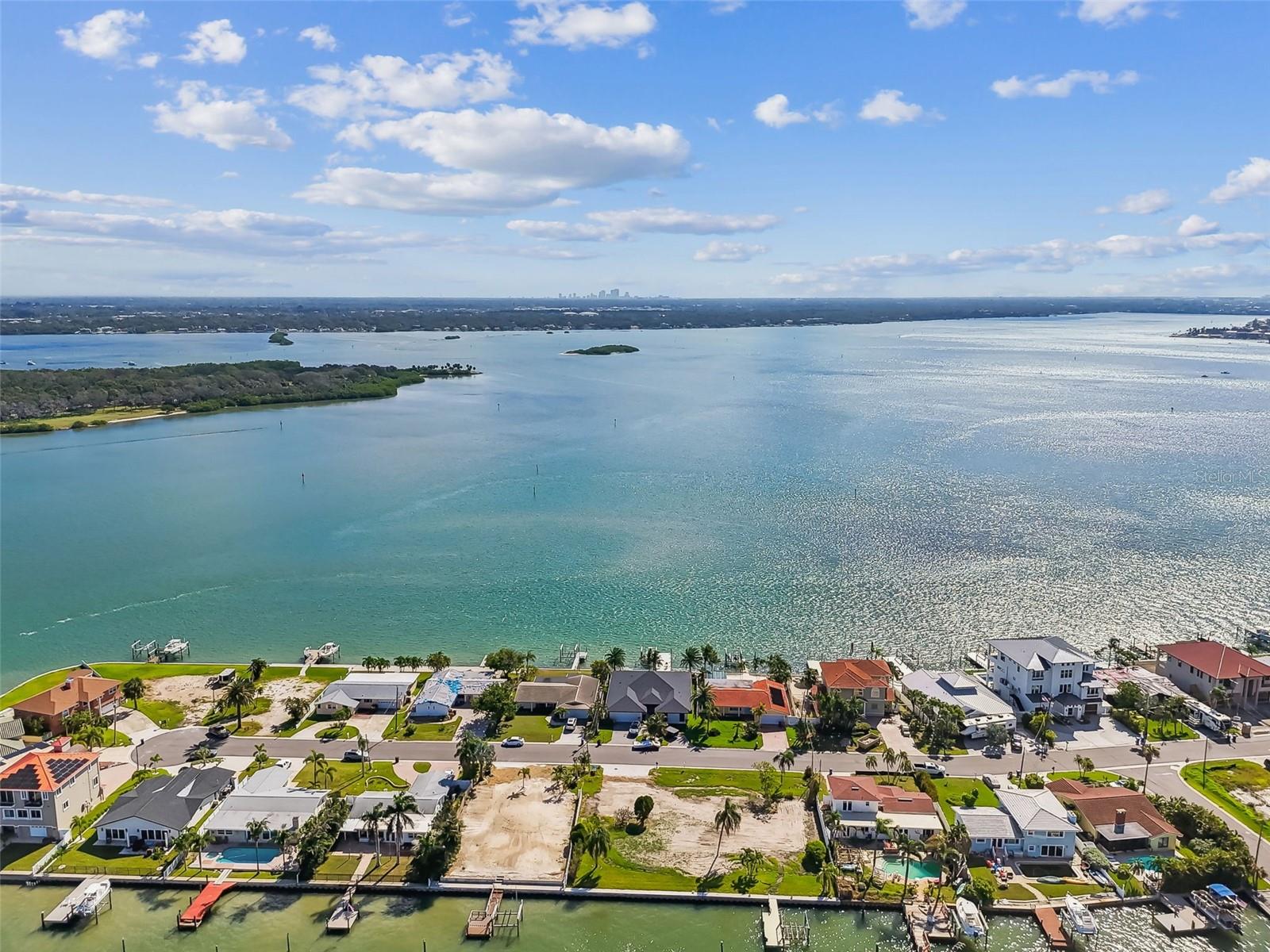 568 JOHNS PASS AVE, MADEIRA BEACH, FL, 33708