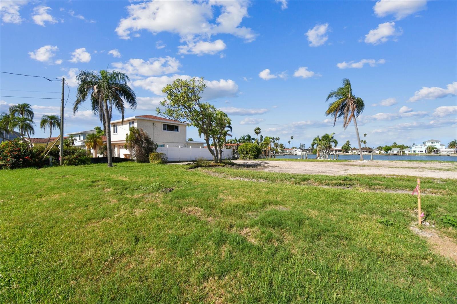 568 JOHNS PASS AVE, MADEIRA BEACH, FL, 33708