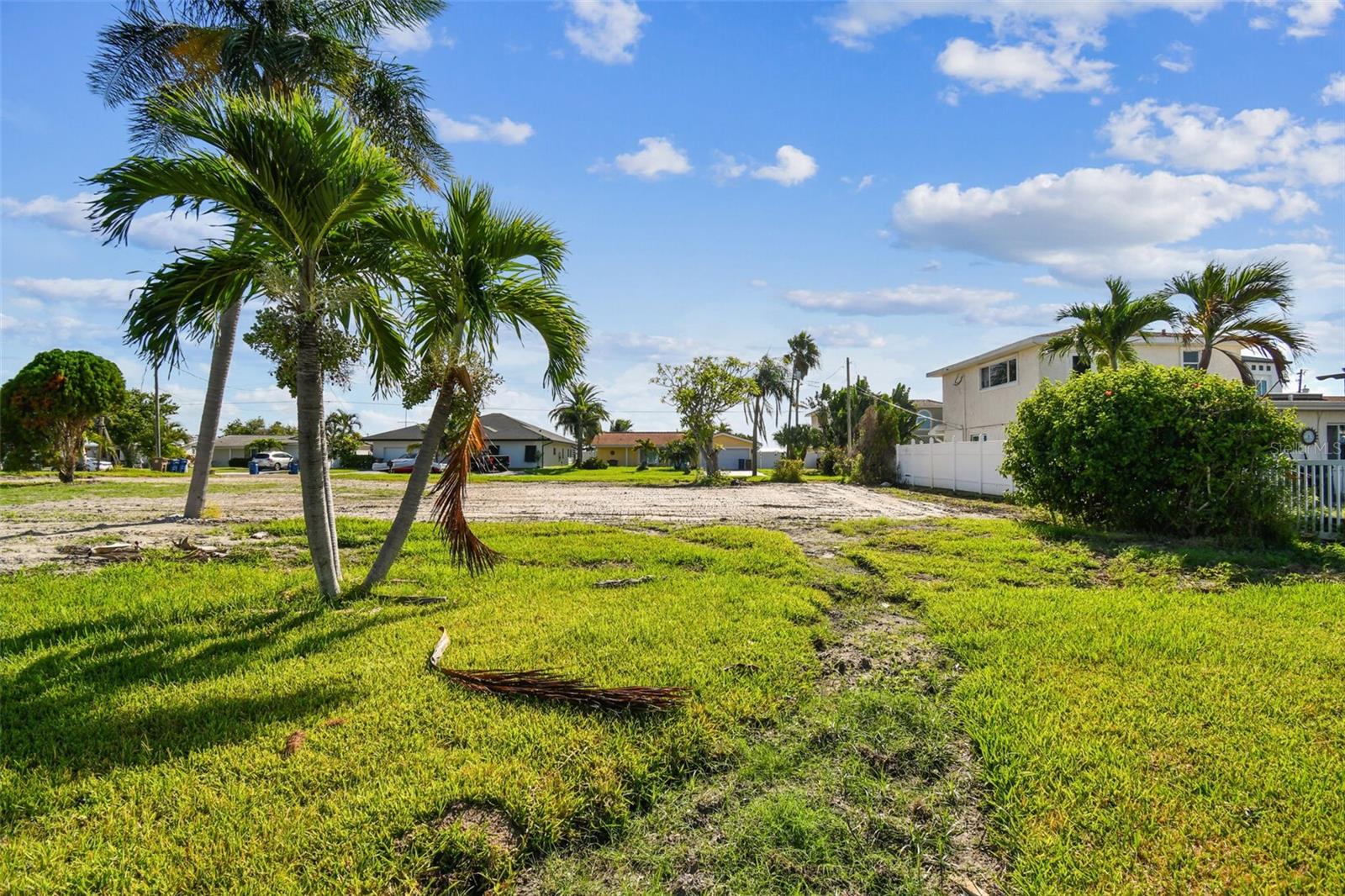 568 JOHNS PASS AVE, MADEIRA BEACH, FL, 33708