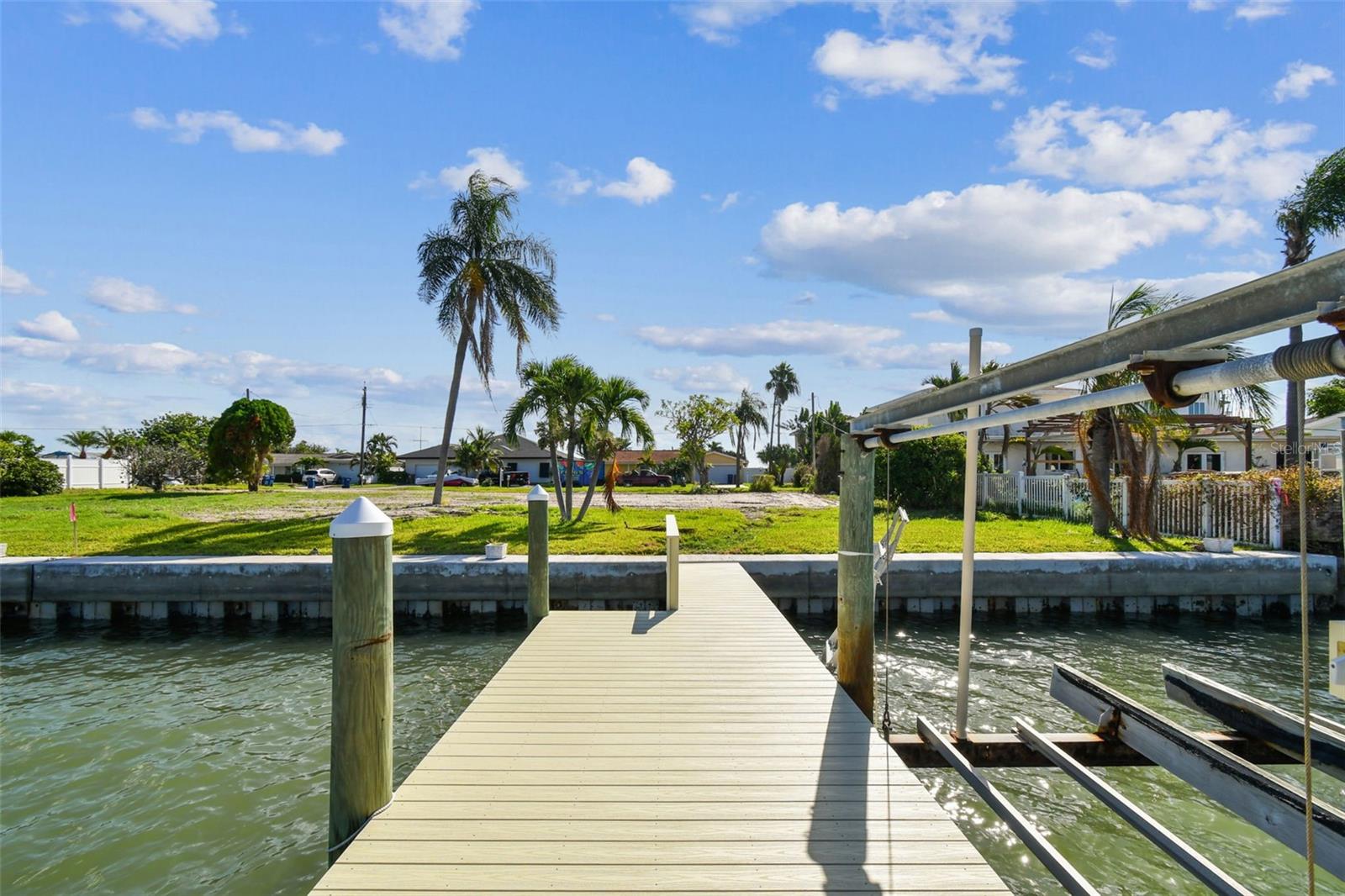 568 JOHNS PASS AVE, MADEIRA BEACH, FL, 33708