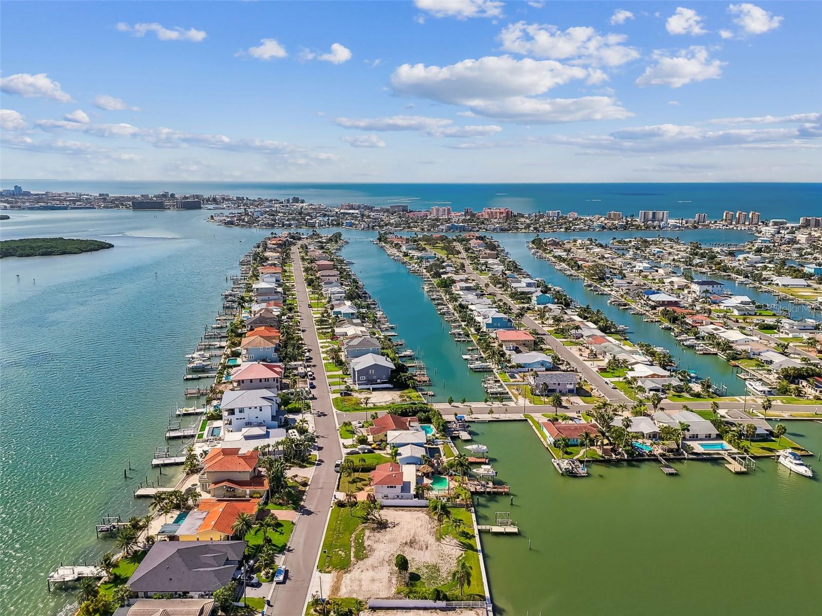 568 JOHNS PASS AVE, MADEIRA BEACH, FL, 33708