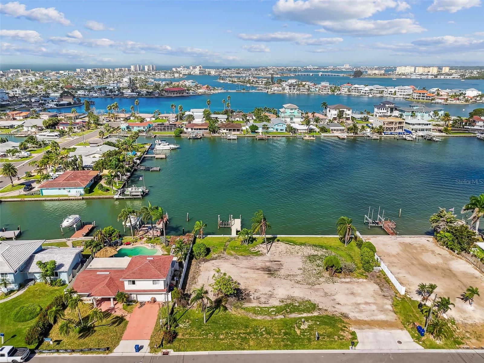 568 JOHNS PASS AVE, MADEIRA BEACH, FL, 33708