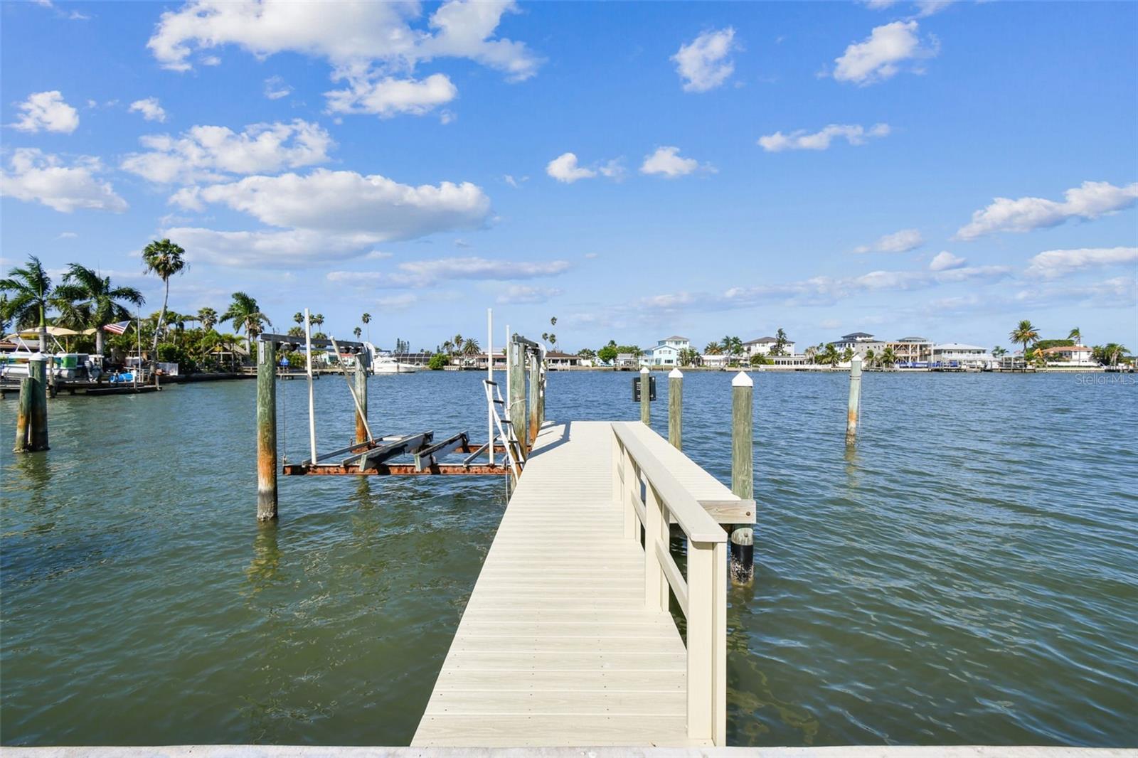 568 JOHNS PASS AVE, MADEIRA BEACH, FL, 33708