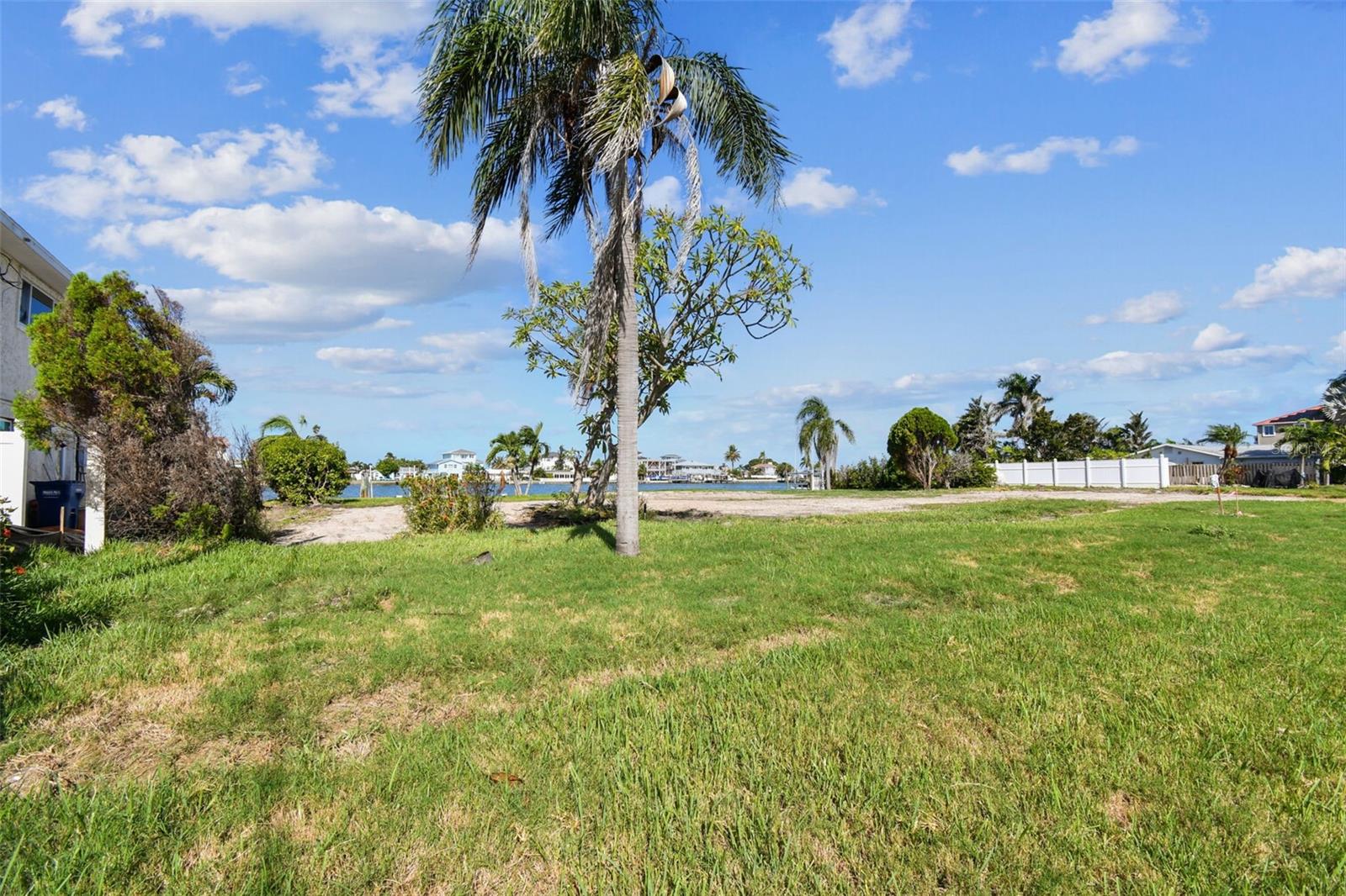 568 JOHNS PASS AVE, MADEIRA BEACH, FL, 33708