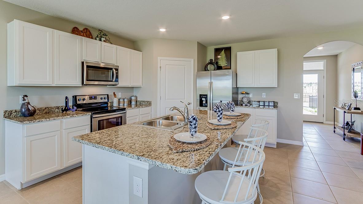 11117 40TH AVE E, PALMETTO, FL, 34221