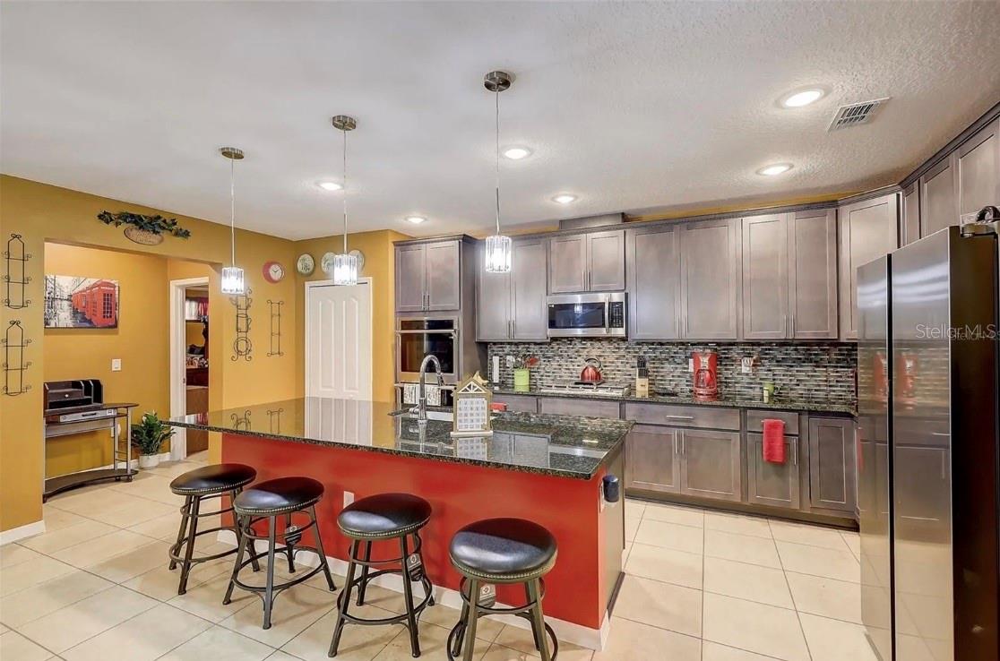 1041 BRADFORD RIDGE DR, LEESBURG, FL, 34748