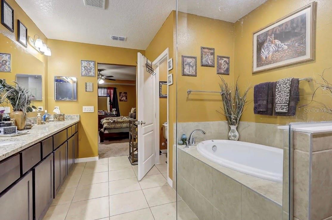 1041 BRADFORD RIDGE DR, LEESBURG, FL, 34748