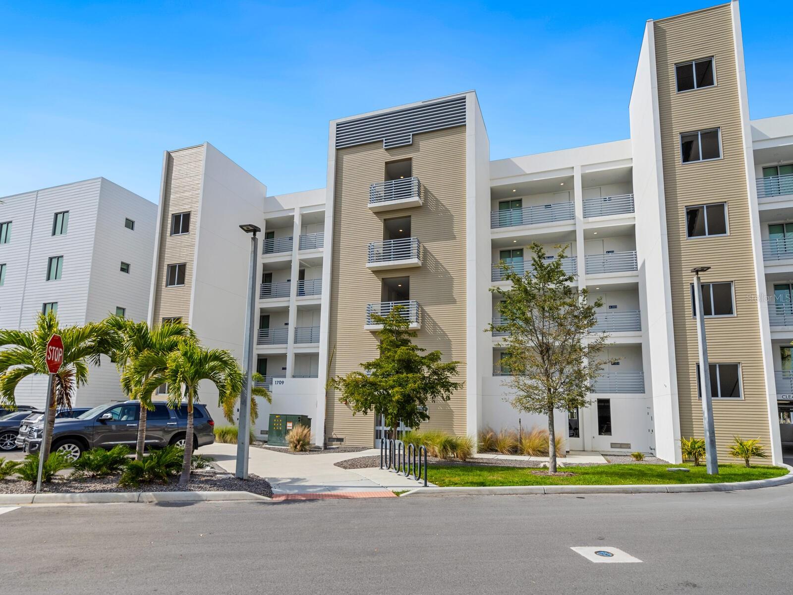 1709 N TAMIAMI TRL #A421, SARASOTA, FL, 34234