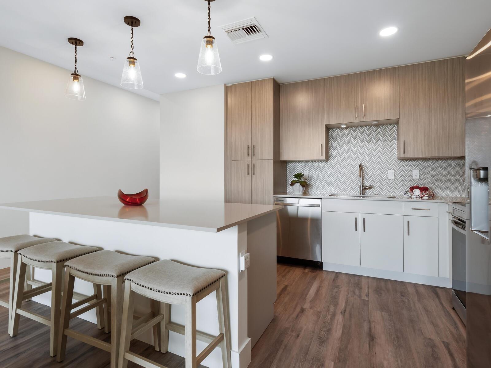 1709 N TAMIAMI TRL #A421, SARASOTA, FL, 34234