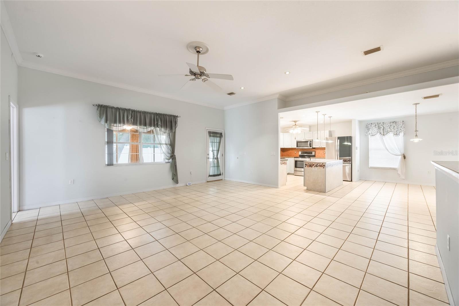 572 SHERWOOD OAKS RD, ORANGE CITY, FL, 32763
