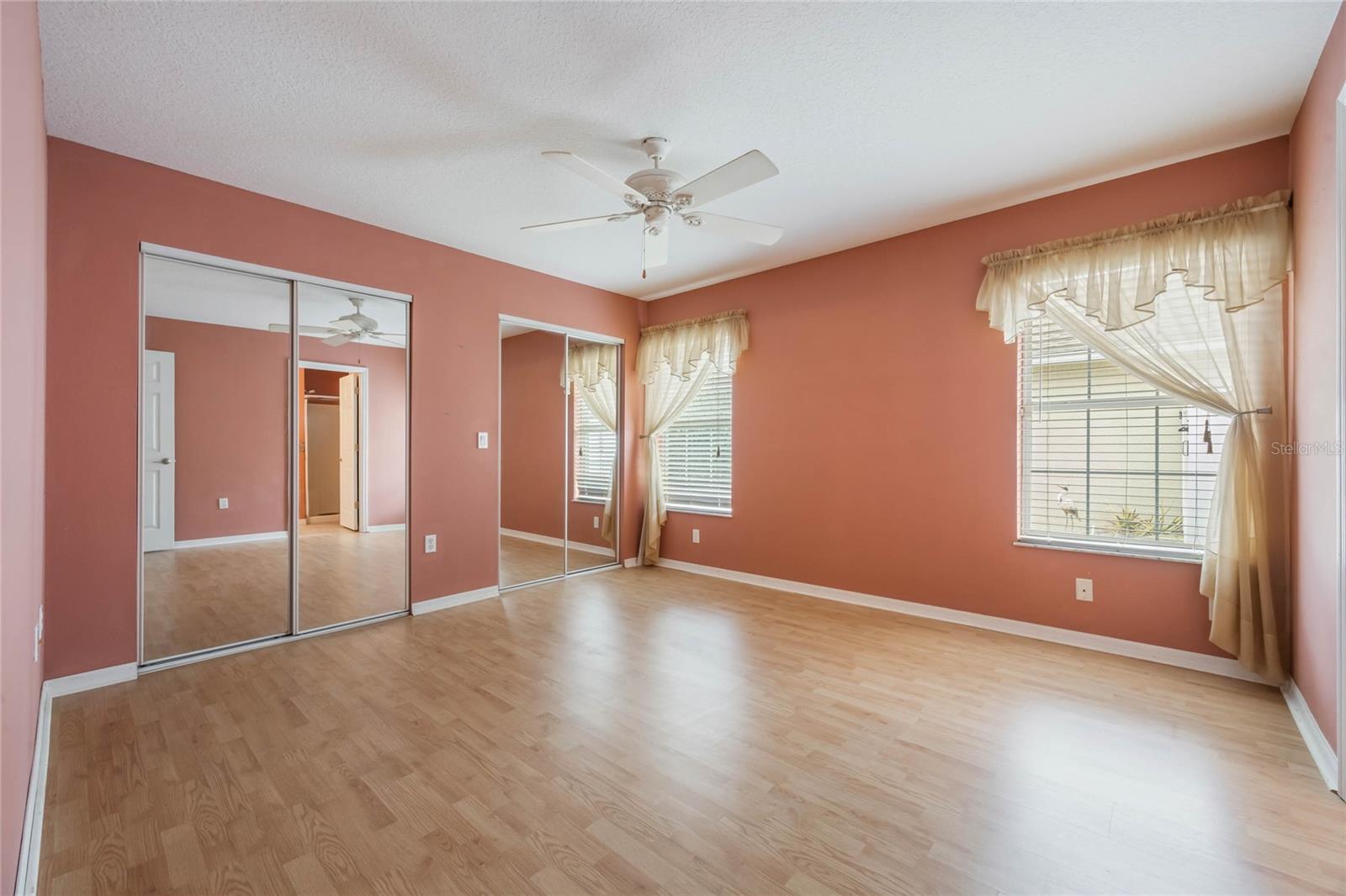 572 SHERWOOD OAKS RD, ORANGE CITY, FL, 32763
