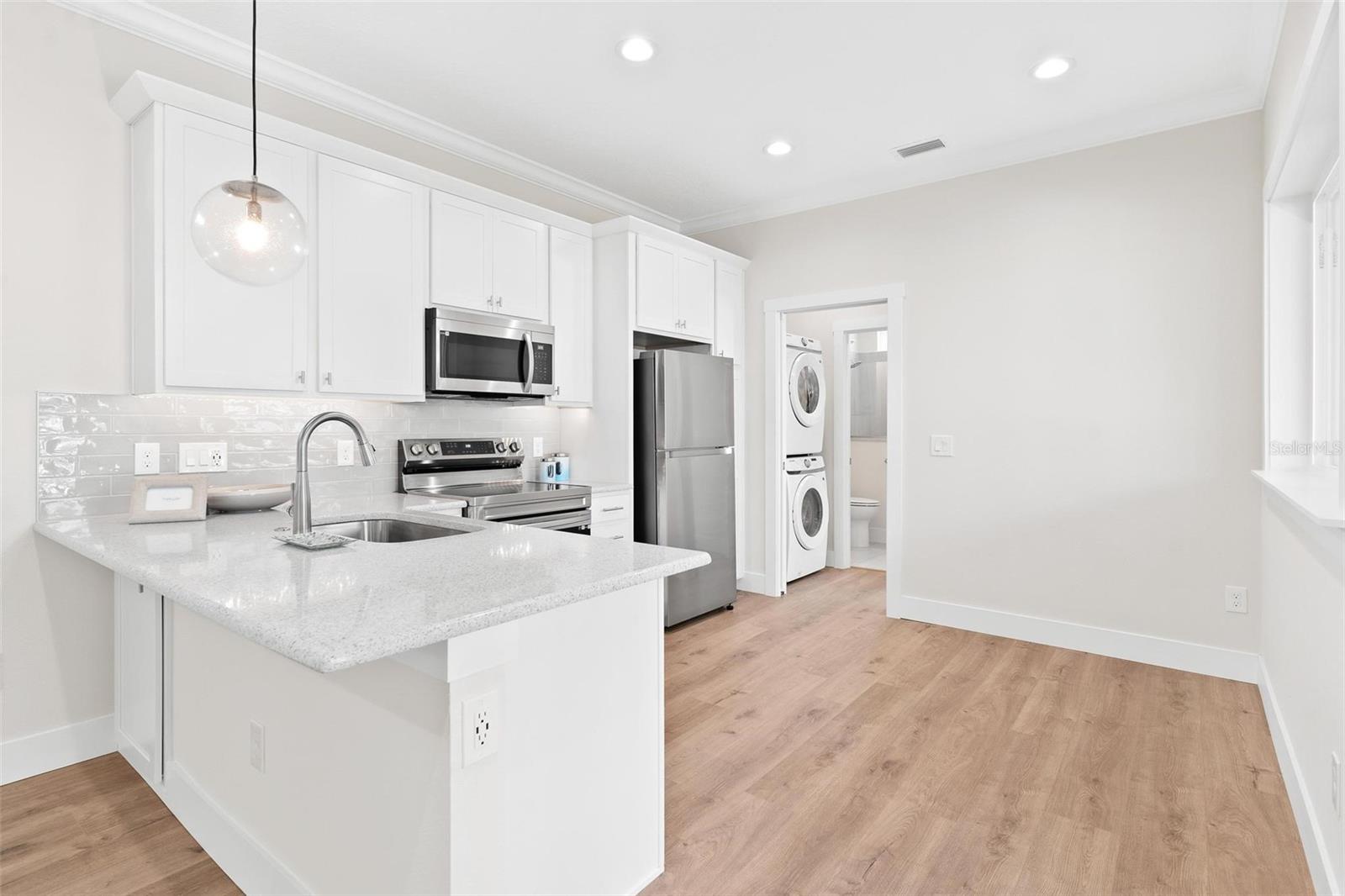 12071 LAKESHORE WAY, OXFORD, FL, 34484