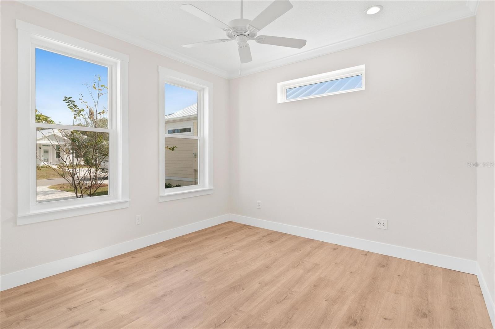 12071 LAKESHORE WAY, OXFORD, FL, 34484