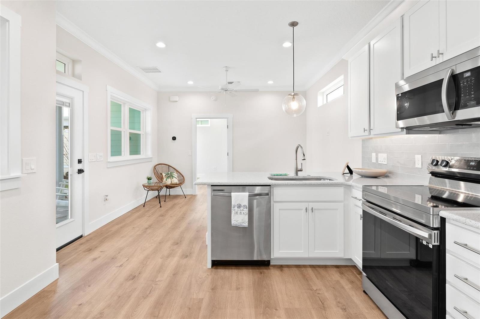 12071 LAKESHORE WAY, OXFORD, FL, 34484