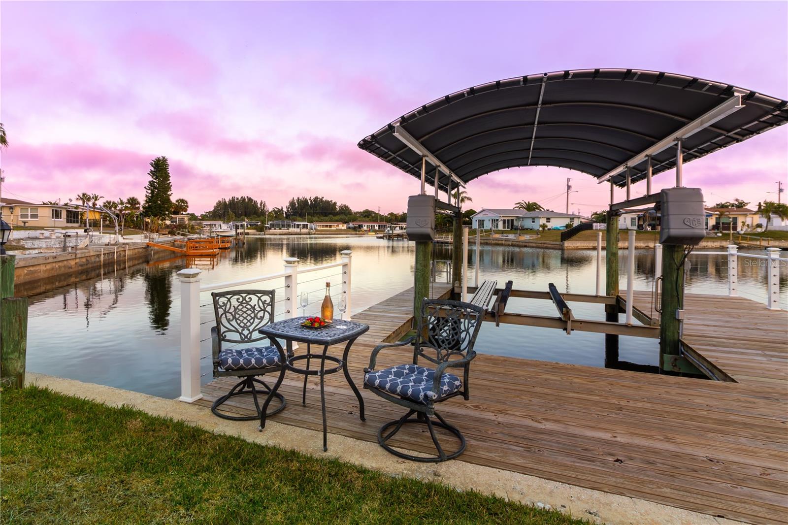 12832 3RD ISLE, HUDSON, FL, 34667