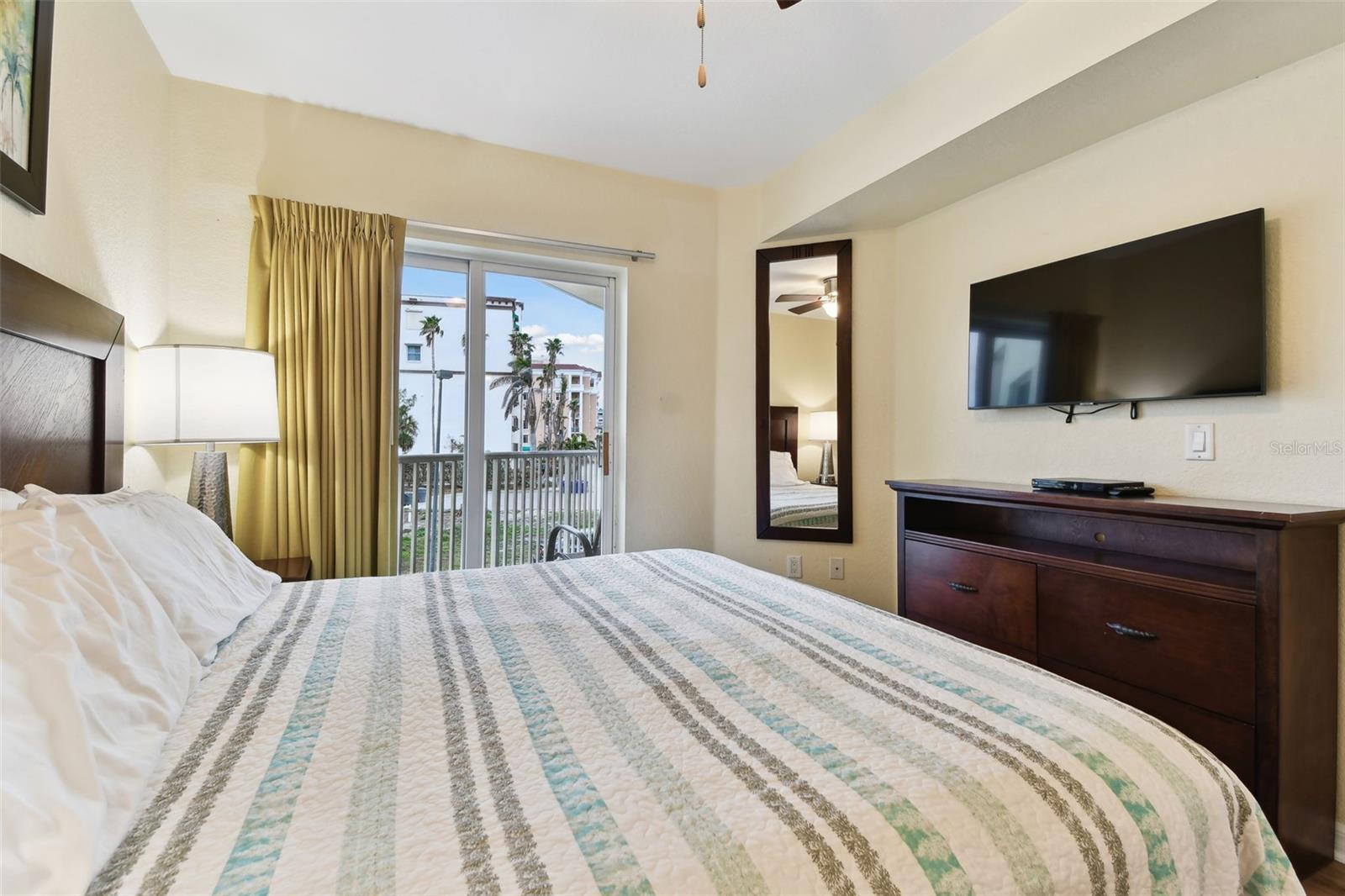 12000 GULF BLVD #212-N, TREASURE ISLAND, FL, 33706