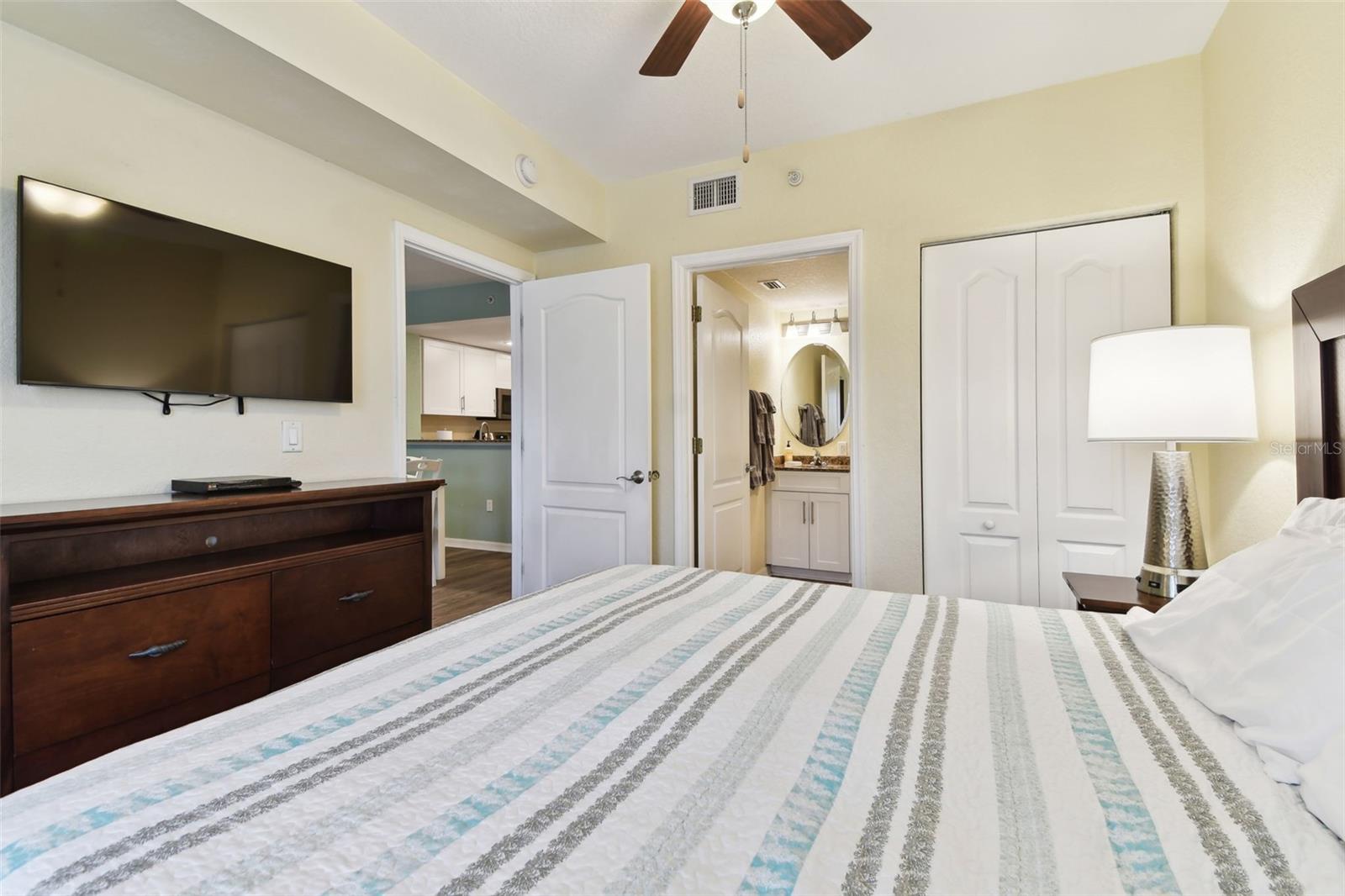 12000 GULF BLVD #212-N, TREASURE ISLAND, FL, 33706