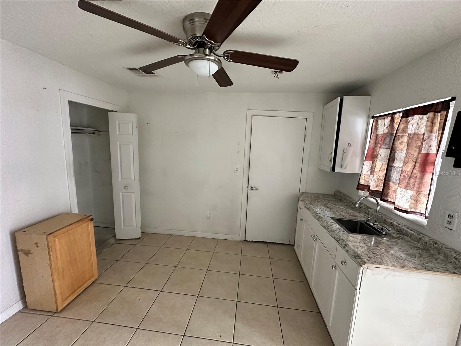 2331 W SAINT JOHN ST, TAMPA, FL, 33607
