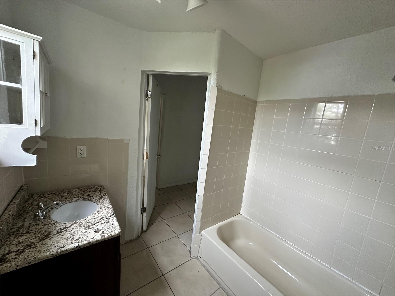2331 W SAINT JOHN ST, TAMPA, FL, 33607