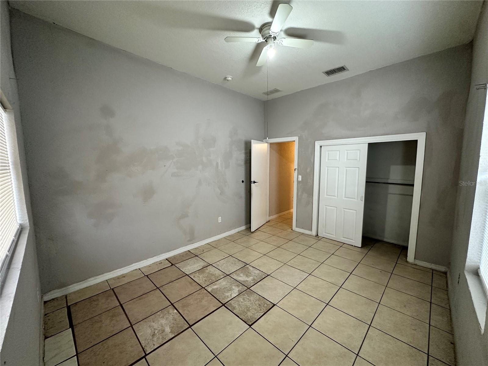 2331 W SAINT JOHN ST, TAMPA, FL, 33607
