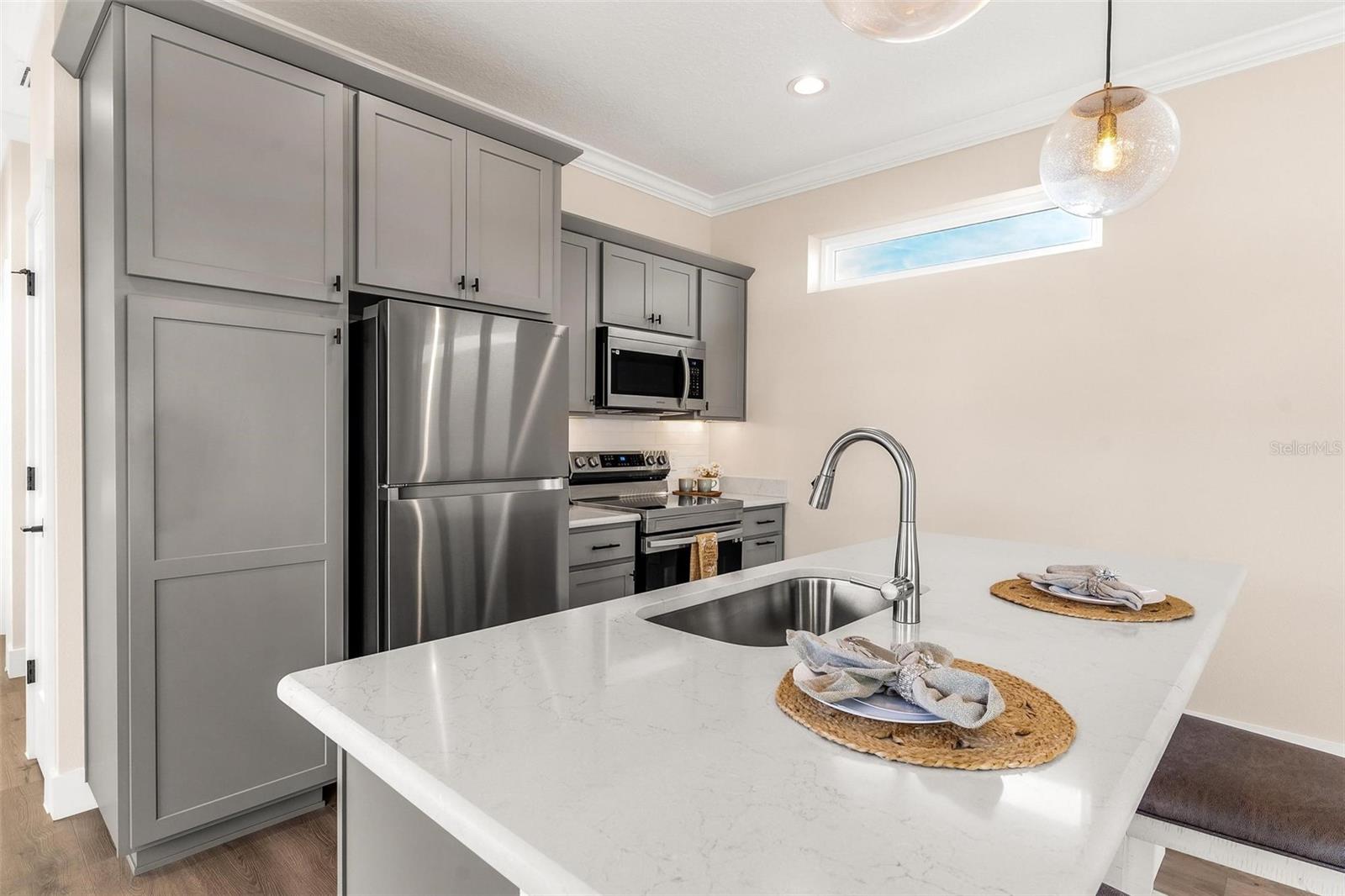 12043 LAKESHORE WAY, OXFORD, FL, 34484