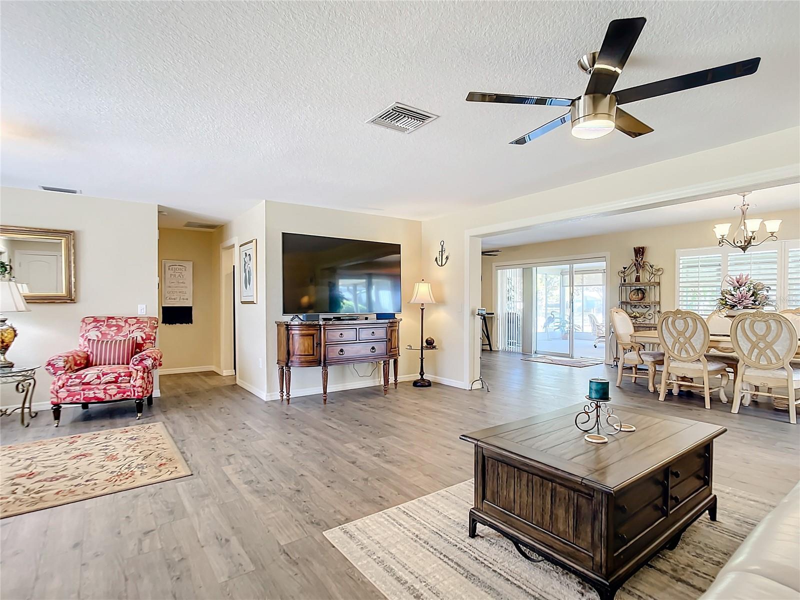 4 WINDSOR DR, ENGLEWOOD, FL, 34223