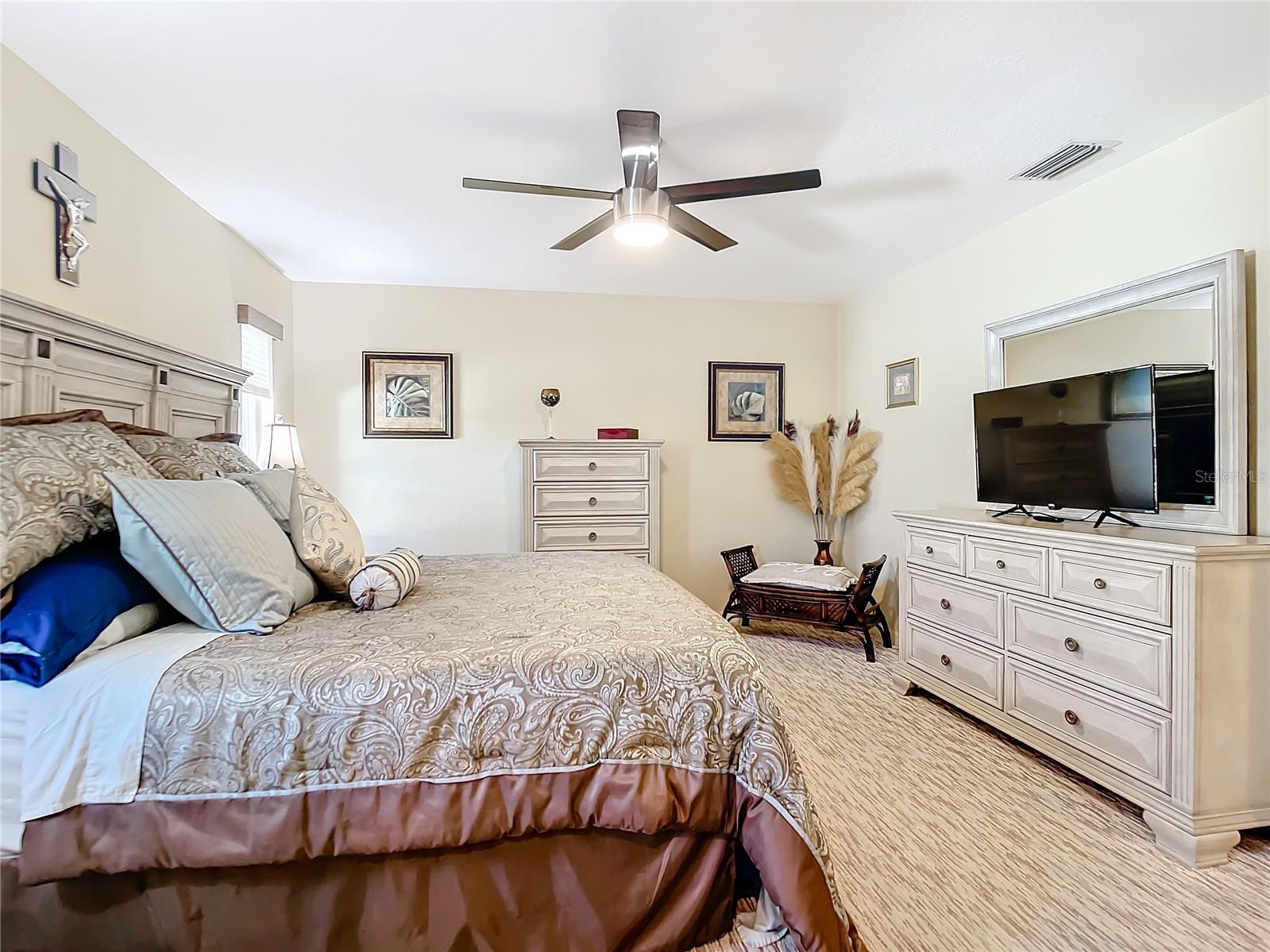 4 WINDSOR DR, ENGLEWOOD, FL, 34223