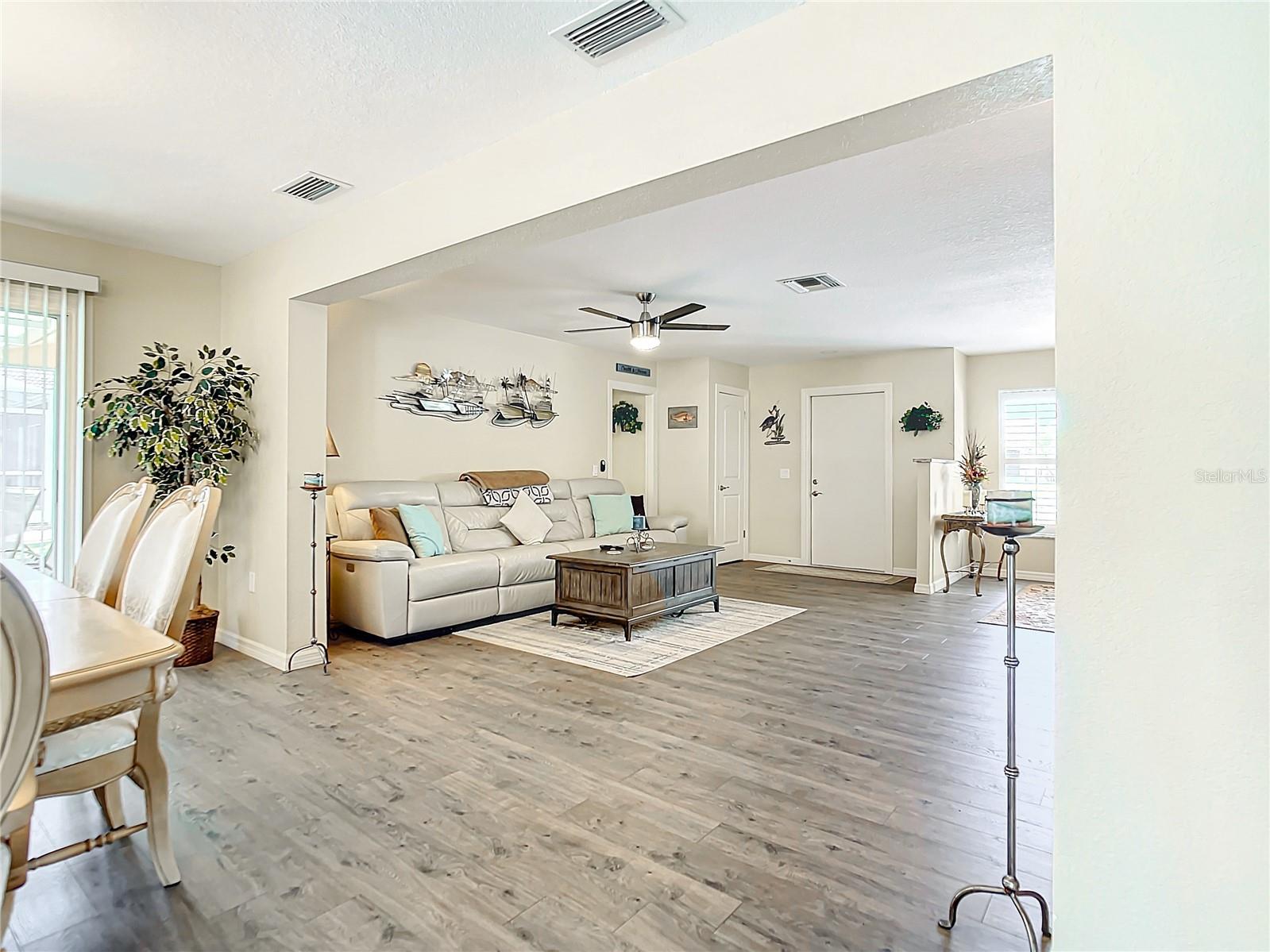 4 WINDSOR DR, ENGLEWOOD, FL, 34223