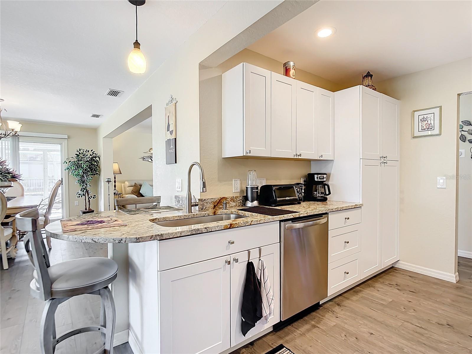 4 WINDSOR DR, ENGLEWOOD, FL, 34223