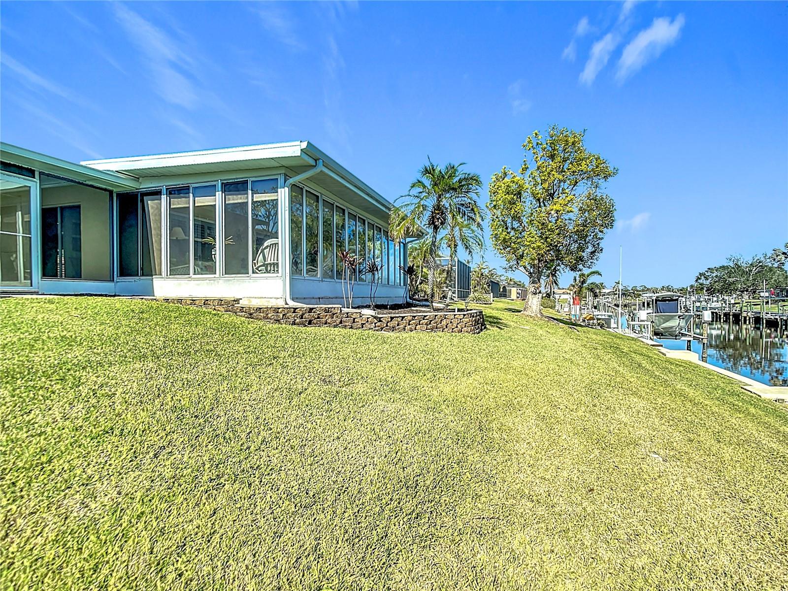 4 WINDSOR DR, ENGLEWOOD, FL, 34223