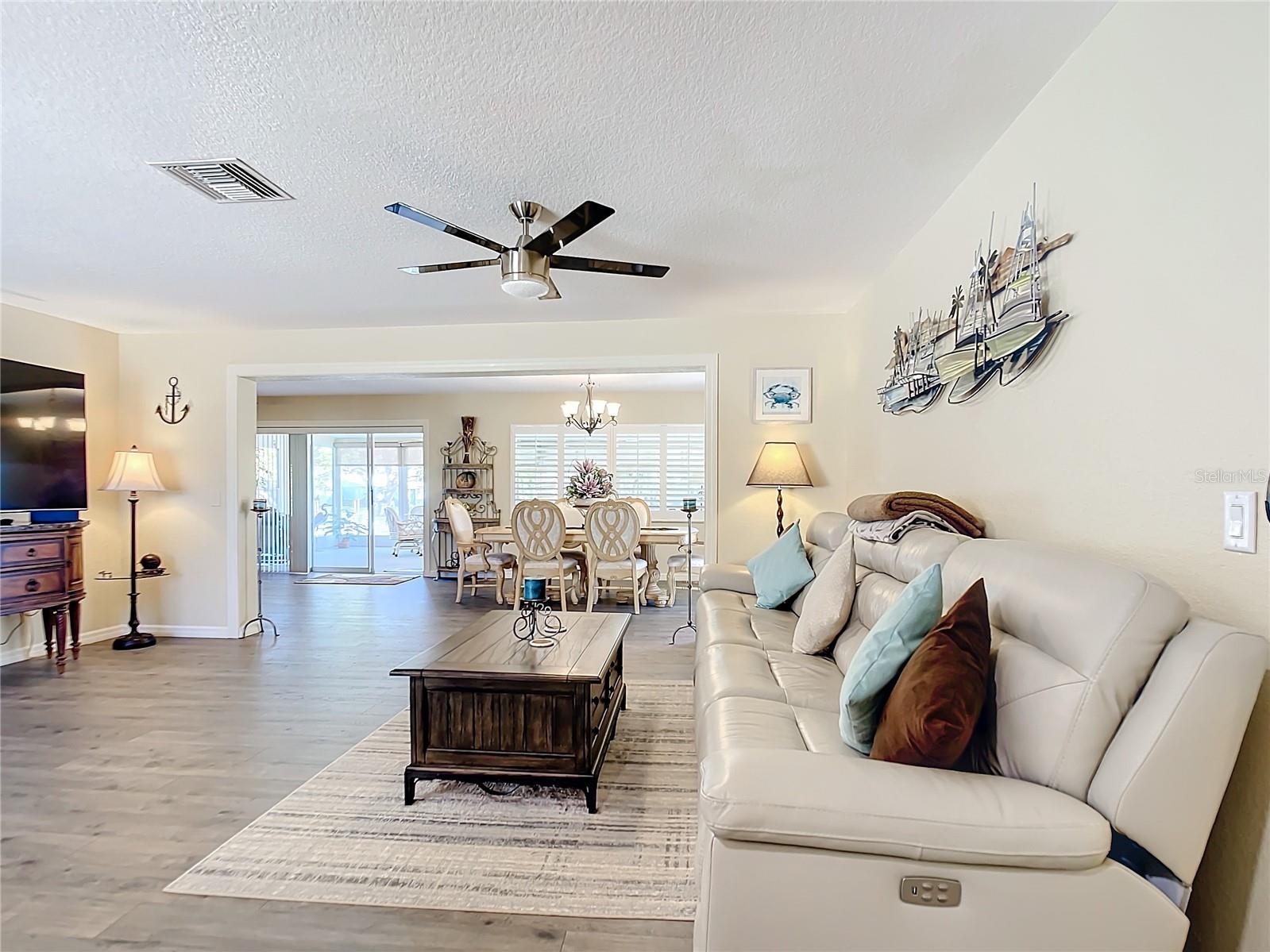 4 WINDSOR DR, ENGLEWOOD, FL, 34223