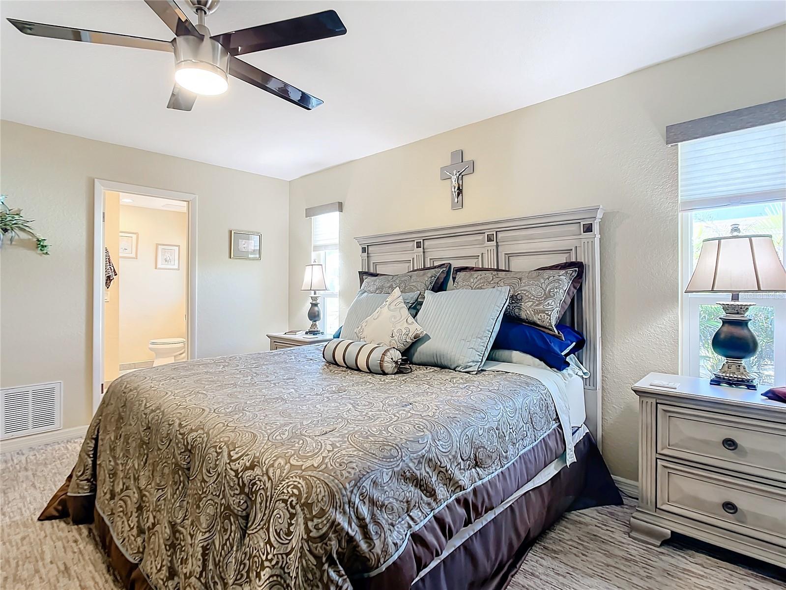4 WINDSOR DR, ENGLEWOOD, FL, 34223