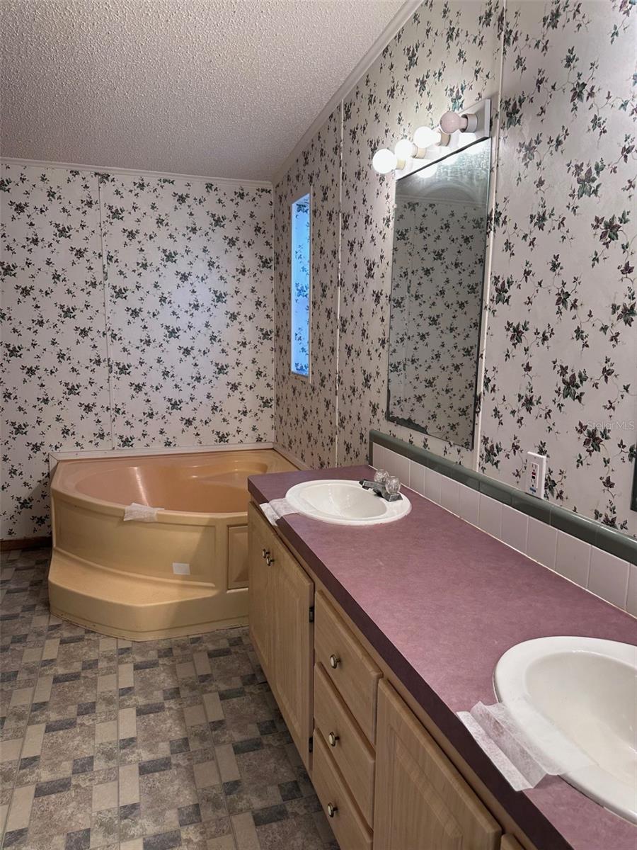 12468 SE 349 HWY, OLD TOWN, FL, 32680