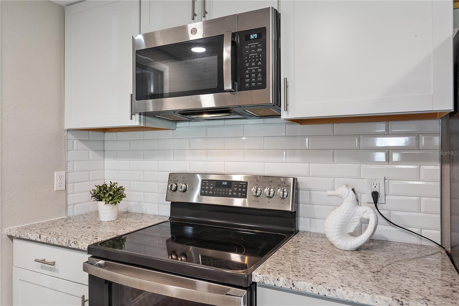 1200 LAUREL AVE, VENICE, FL, 34285