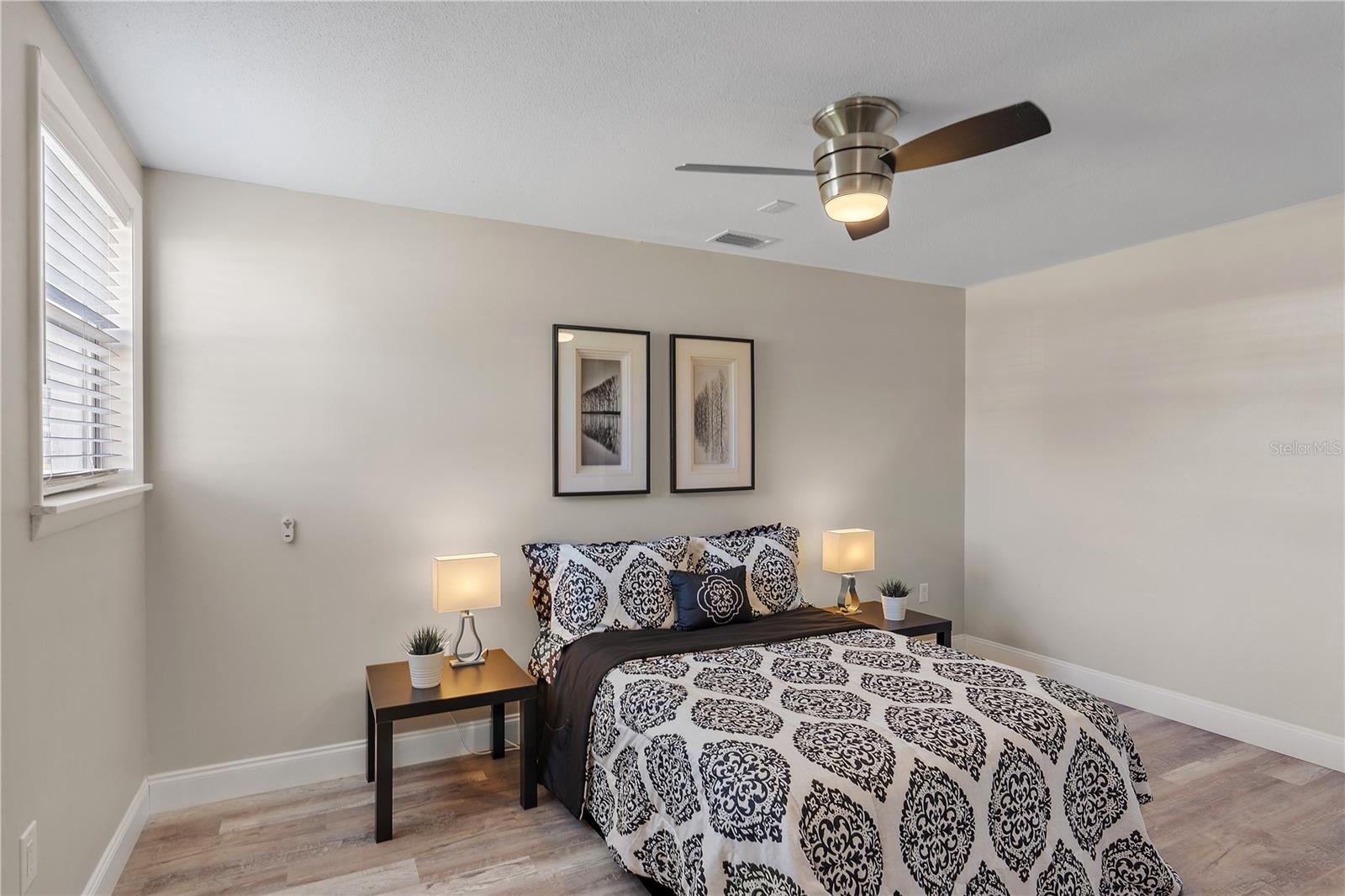 1200 LAUREL AVE, VENICE, FL, 34285