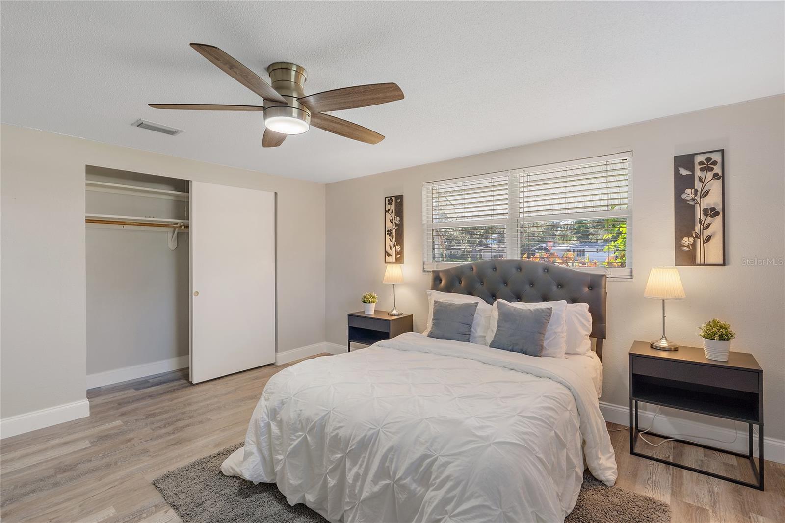 1200 LAUREL AVE, VENICE, FL, 34285