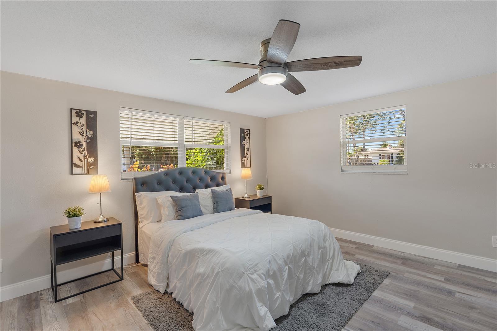1200 LAUREL AVE, VENICE, FL, 34285