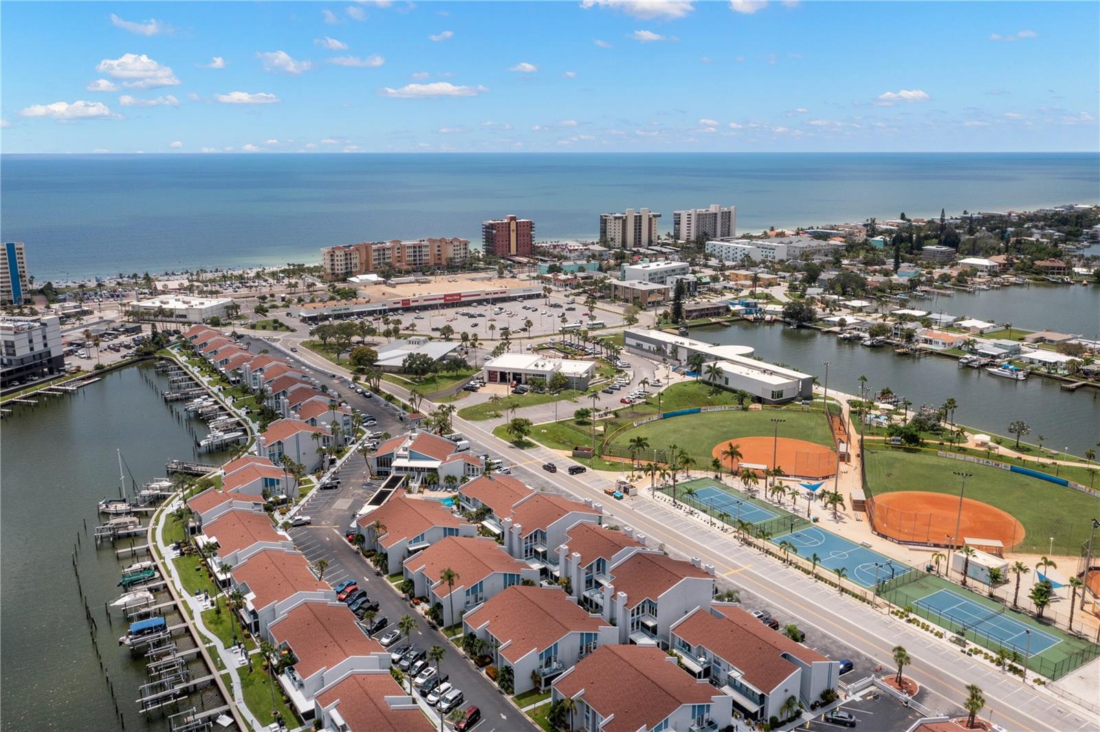 259 MEDALLION BLVD #B, MADEIRA BEACH, FL, 33708