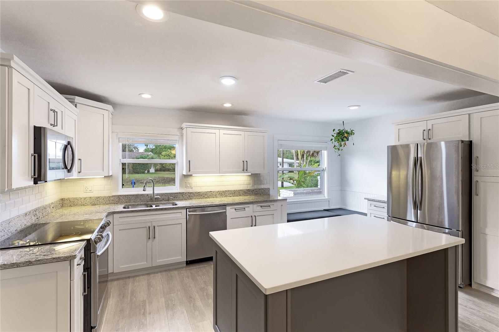 2623 SUNCREST DR, SARASOTA, FL, 34239