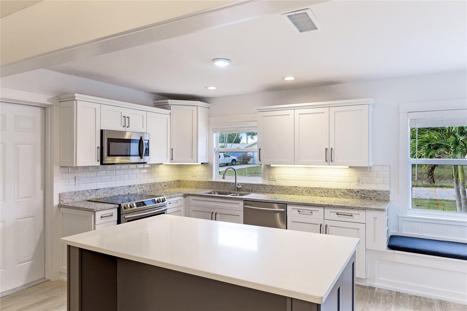 2623 SUNCREST DR, SARASOTA, FL, 34239