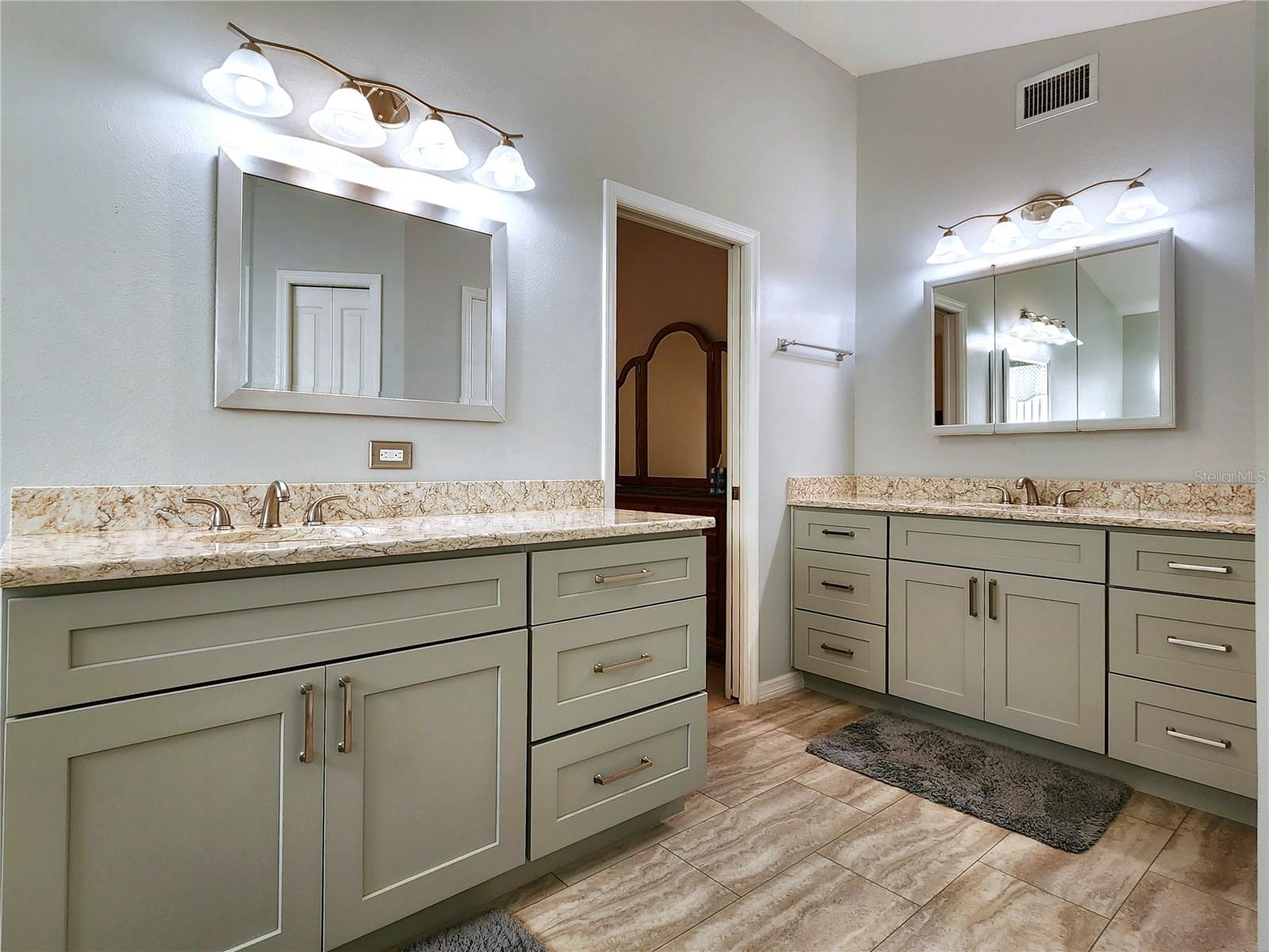 30923 BURLEIGH DR, WESLEY CHAPEL, FL, 33543