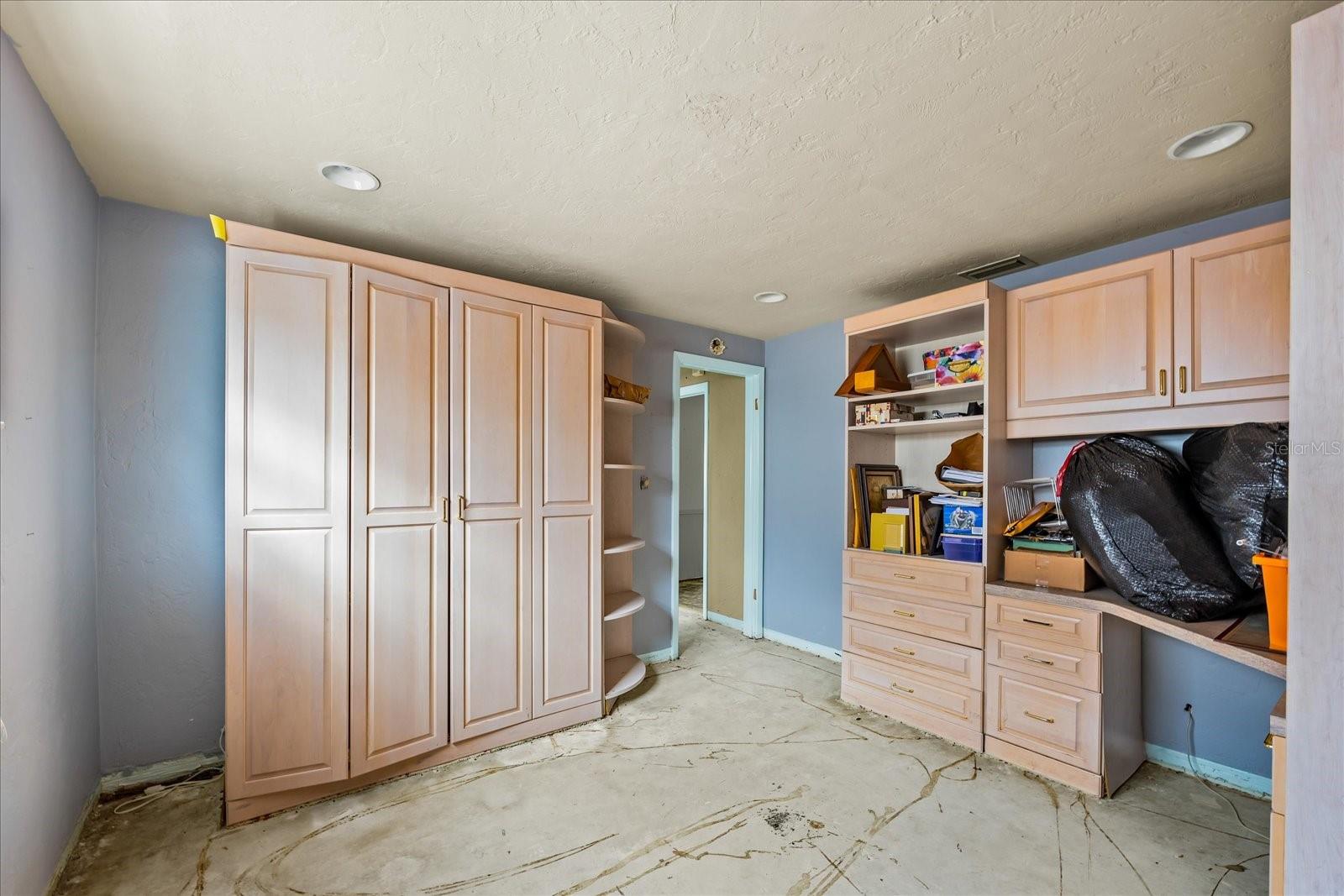 1409 NE 49TH AVE NE, ST PETERSBURG, FL, 33703