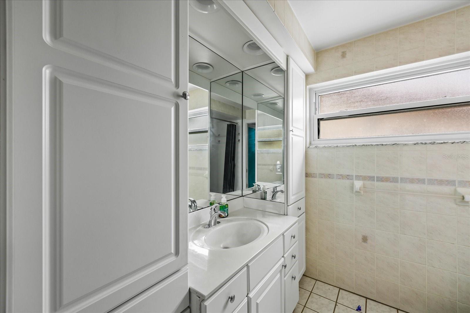 1409 NE 49TH AVE NE, ST PETERSBURG, FL, 33703