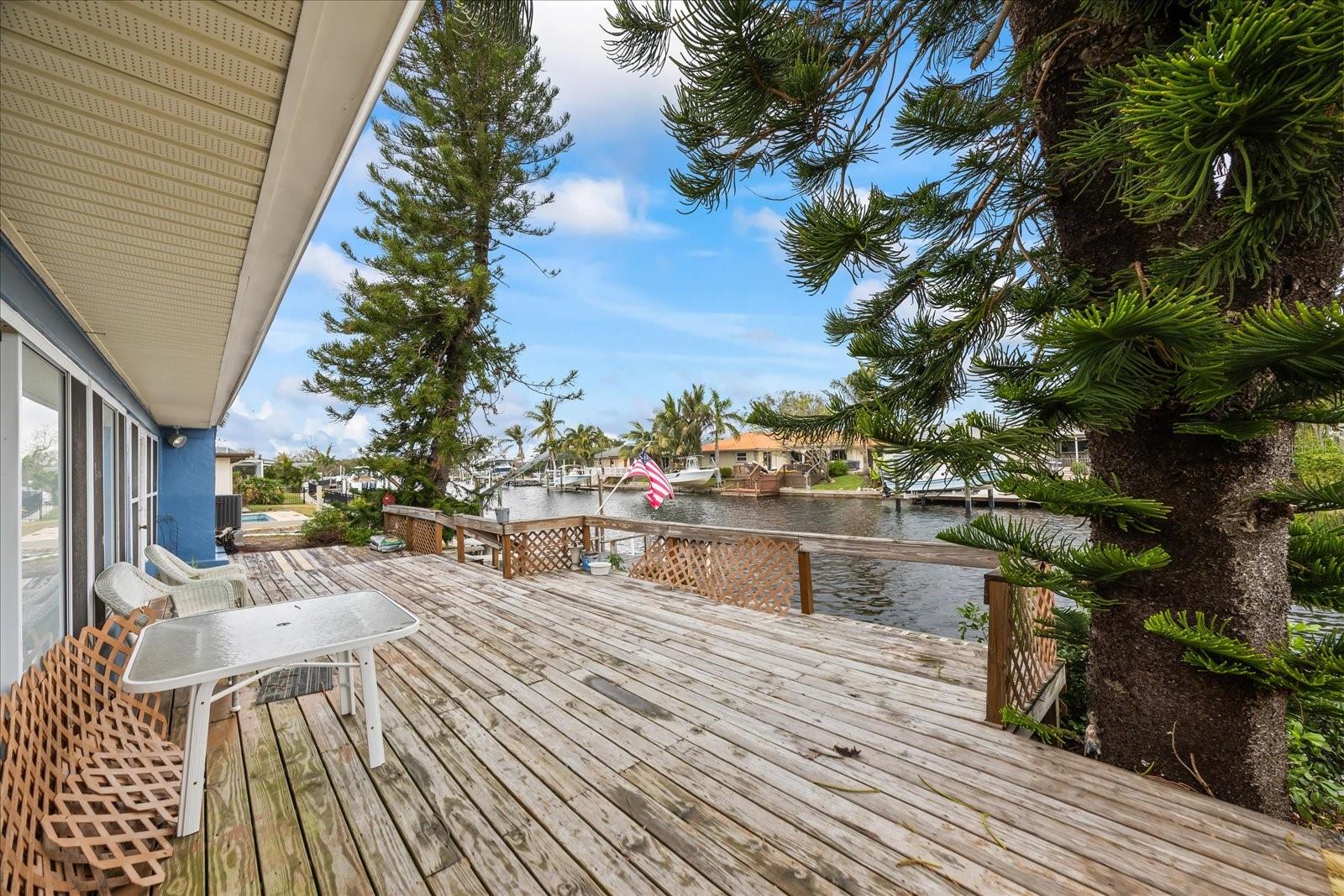 1409 NE 49TH AVE NE, ST PETERSBURG, FL, 33703