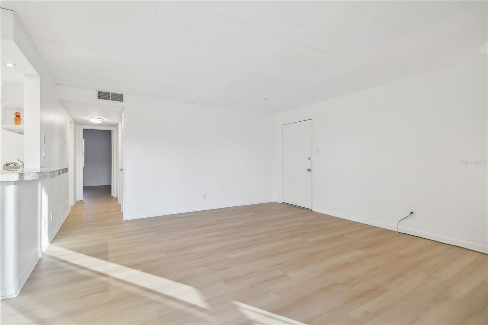 4715 MICHAEL CT #136, TAMPA, FL, 33614